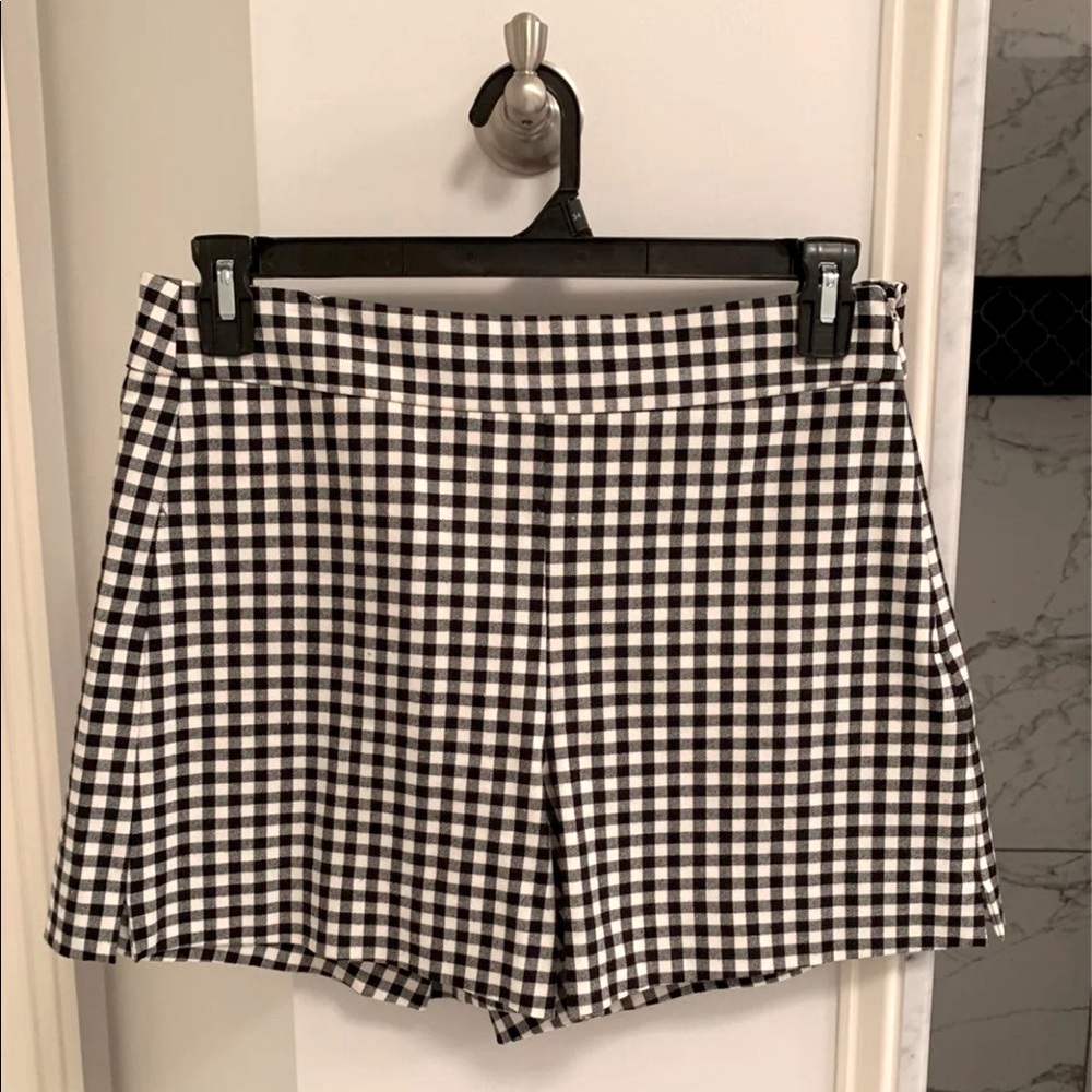 Black & white gingham shorts.